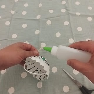 مراحل صناعة مزهرية صغيرة من كوب بلاستيك 10 مراحل صناعة مزهرية صغيرة من كوب بلاستيك 10